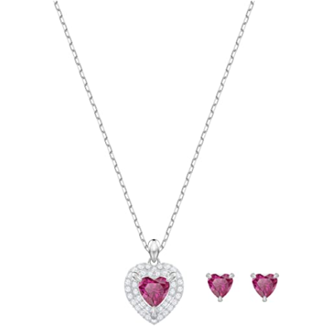 Joyeria de lujo con corazones